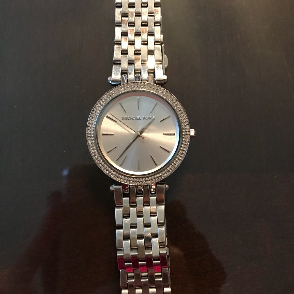 Silver Michael Kors watch !!